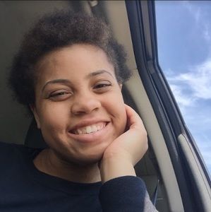 Meet your Posher, Nia